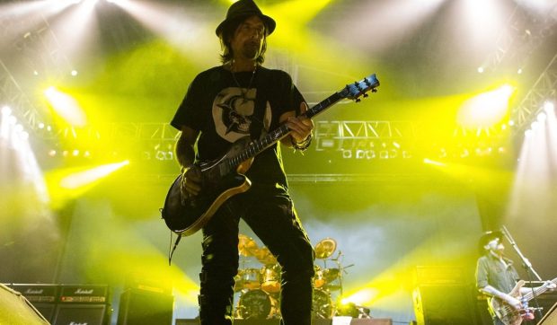 Imagine Stire Phil Campbell a murit. Chitaristul formației Motorhead avea 64 de ani și suferise recent o „operație complexă și majoră” | 2review.ro