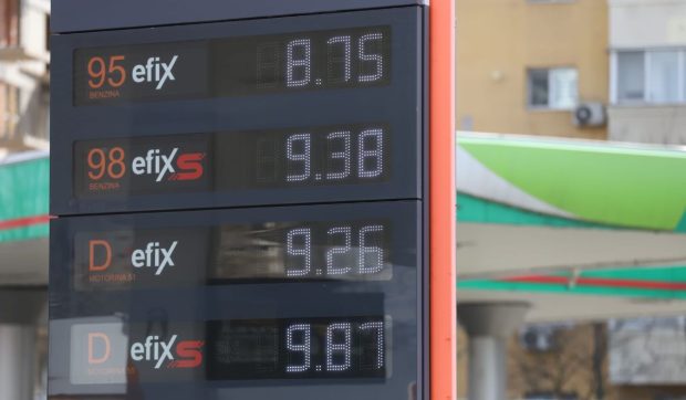 Benzina și motorina, traseul din rafinărie până în rezervorul tău și ce plătești exact atunci când faci plinul la mașină