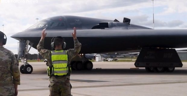 Urme albe misterioase descoperite pe bombardierele B-2 înainte de atacul Iranului