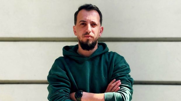 România TV și Realitatea Plus au pierdut procesul cu activistul Radu Hossu din Brașov și trebuie să-i plătească daune morale de zeci de mii de euro