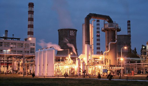 Rafinăria Petrotel Ploiești va fi repornită, România a primit permisiunea guvernului american: „Vom avea prețuri mai mici decât în întreaga regiune”