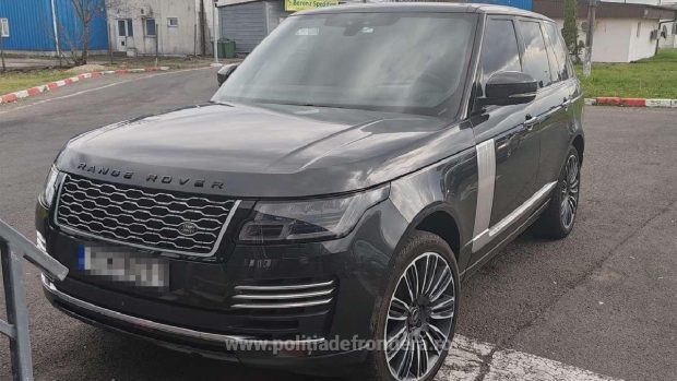Un șofer grec conducea un Range Rover de 200.000 de lei, căutat în Belgia. Polițiștii de frontieră din Timișoara l-au oprit