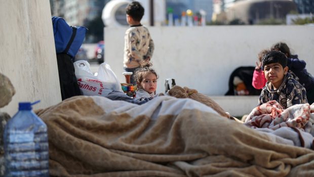 300.000 de oameni au fugit din sudul Libanului, unde armata israeliană stabilește o zonă tampon