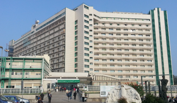 Un român din Italia, șomer, a ajuns la spital cu un cui înfipt în frunte și a fost arestat: „L-am bătut eu, sunt disperat”
