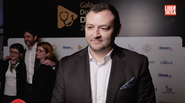 Dr. Ionuț Leahu a avertizat la „Gala Doctorului Digital 2026” despre produsele de albire pentru acasă: „Pot să vă lase fără dinți”