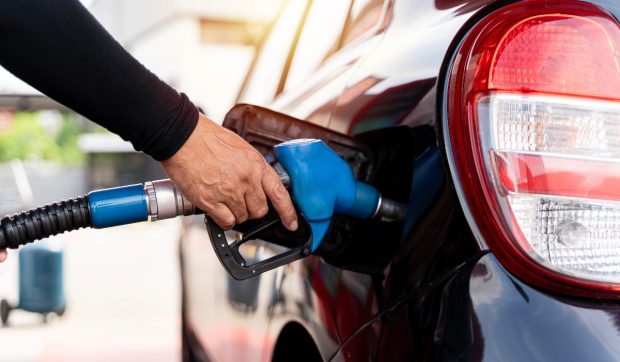 Cum să reduci consumul de carburanți când prețurile cresc: 5 recomandări utile pentru șoferi