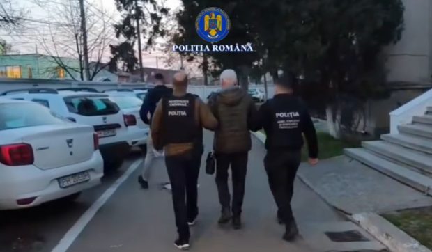 Patru persoane au fost reținute după ce o rafinărie din Ploiești a deversat ilegal reziduuri petroliere în râul Dâmbu
