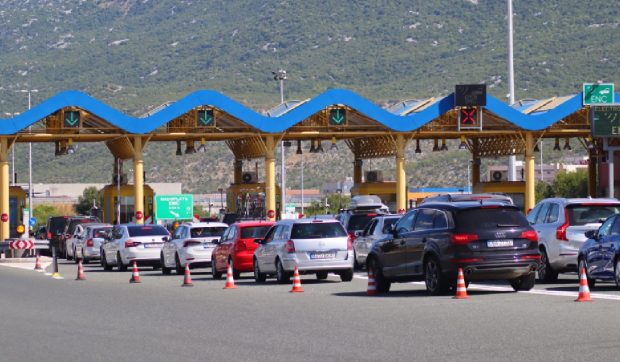 O destinație de vacanță populară desființează până la toamnă toate stațiile de taxare de pe autostrăzi