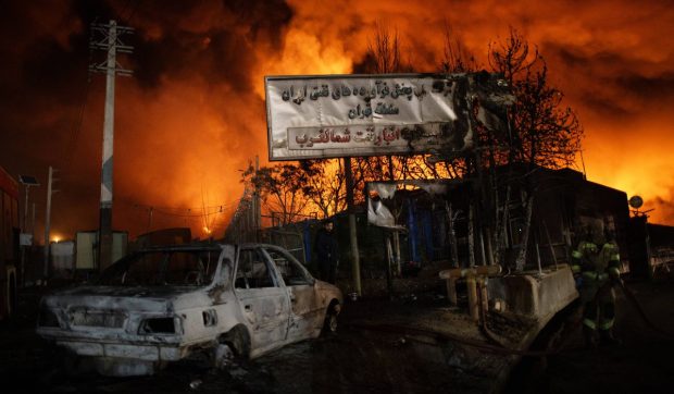 Teheranul, acoperit de fum toxic după ce multiple depozite de petrol au fost bombardate: „E apocaliptic”