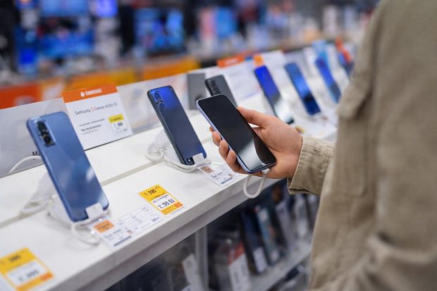 Top telefoane bune și accesibile în 2026: ce merită să cumperi fără să plătești prea mult