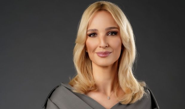 Imagine Stire Teodora Tompea, primul interviu după ce a semnat cu Antena 1. În ce film apare prezentatoarea TV la început de martie | 2review.ro