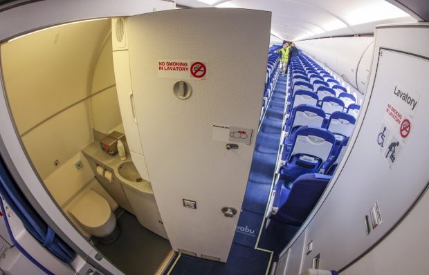 Care sunt cele mai murdare locuri din avioane și din aeroporturi. „Nu sunt toaletele!”, explică experții