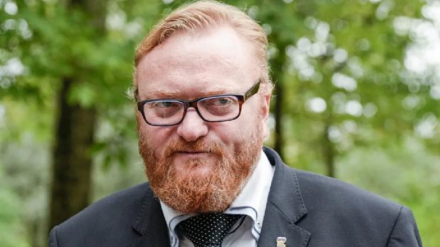 Un parlamentar rus le-a spus bărbaților să marcheze ziua de 8 martie lăsând femeile însărcinate: „Dacă nu e posibil, dă-i un exemplar al contractului tău militar, să-i arăți că te-ai dus să-ți aperi patria”