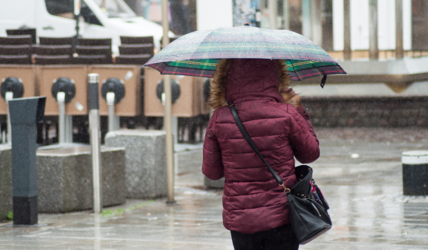 Temperaturile scad și cu 10 grade în weekend, lapoviță și ninsori în unele zone. Prognoza meteo ANM în perioada 24 martie – 20 aprilie 2026