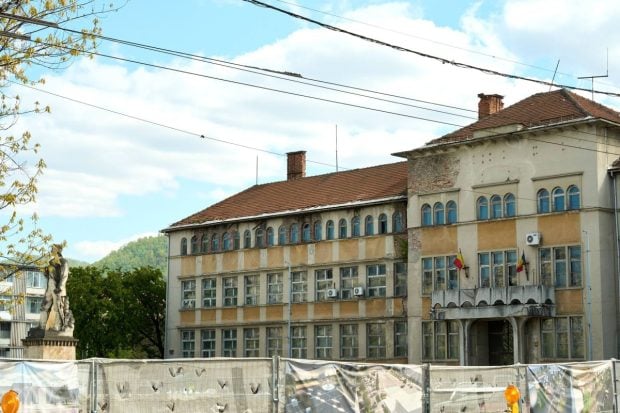 Compania de stat aflată în insolvență de 17 ani care a adunat datorii de 597.000.000 de lei: „Iazuri de decantare cu potențial de metale rare”