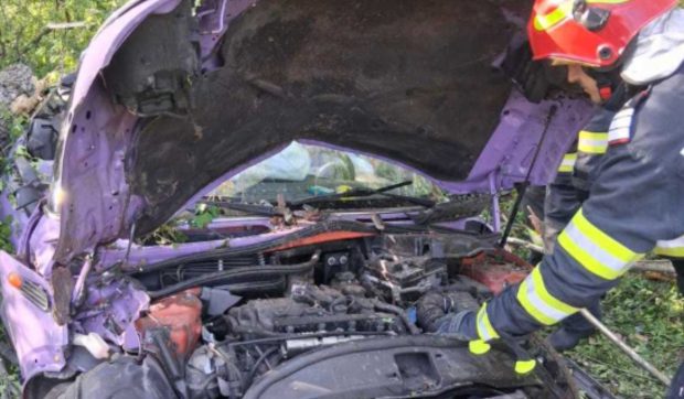 Tragedie în Giurgiu: O tânără de 18 ani și-a pierdut viața într-un accident rutier după ce mașina a lovit copacii