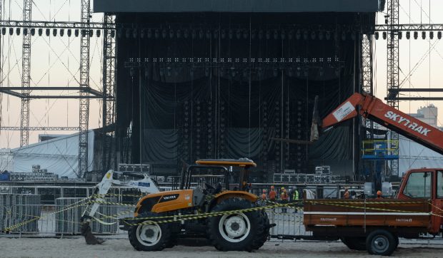 Tragedie înainte de concertul Shakira la Rio: un tehnician a murit strivit în timp ce monta scena de pe Copacabana