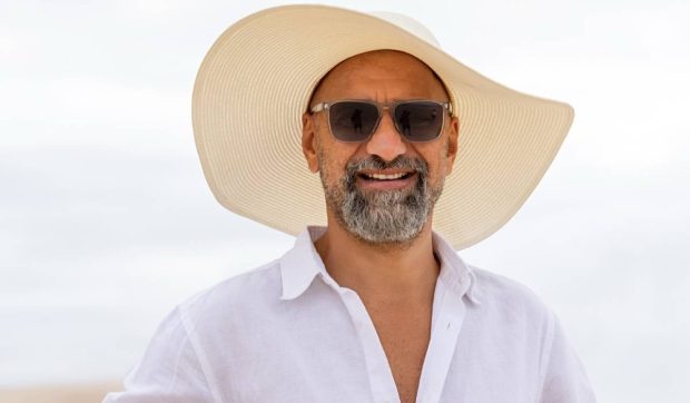 Un brașovean a reinventat o vilă părăsită din Kenya într-un resort de lux de milioane de dolari, cu rezervări pe doi ani