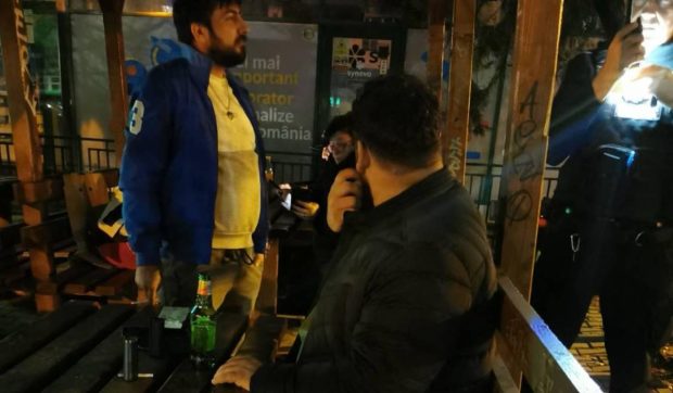 Sectorul 6 impune sancțiuni dure pentru aruncarea cojilor de semințe și a chiștoacelor, cu obligația curățării imediate