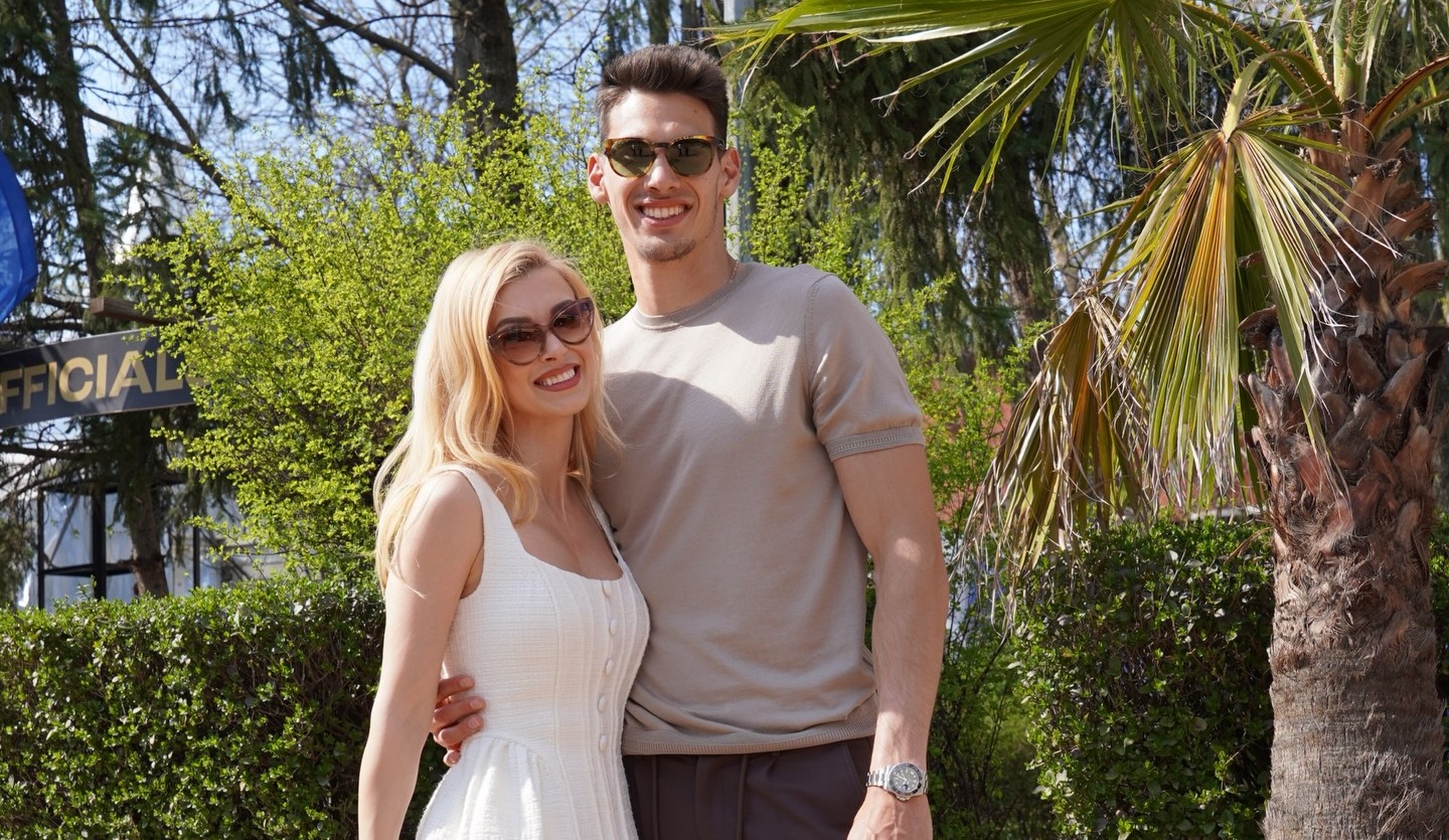 Scrisoarea primită de Andreea Bălan de la părinții lui Victor Cornea, în ziua nunții lor