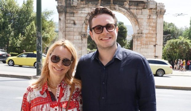 Imagine Stire Reacția Andreei Esca după ce fiul ei, Aris Eram, s-a întors de la Survivor România 2026. Nu s-au văzut timp de 4 luni | 2review.ro