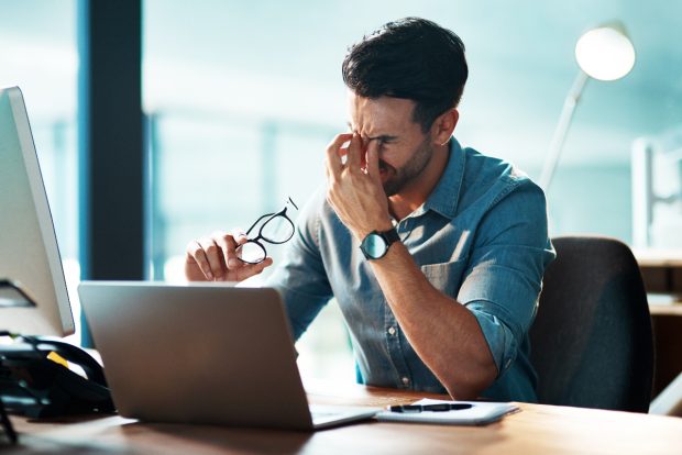 Hărțuirea și presiunea la job, factori majori de risc pentru sănătatea angajaților