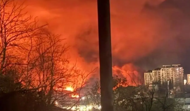 Ucraina intensifică atacurile: rafinărie din Iaroslavl în flăcări și pagube majore în Crimeea