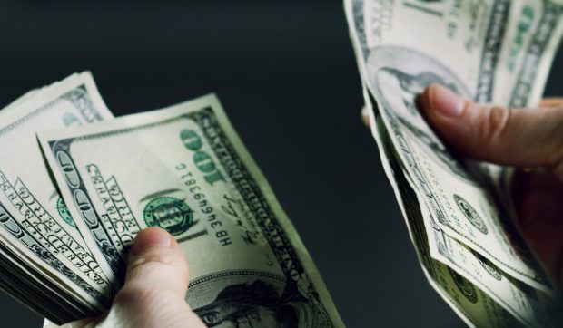Afacerea unui tânăr de 17 ani care îi aduce peste 7.000 de dolari lunar, în SUA: „Familia a luat hobbyul meu în serios”