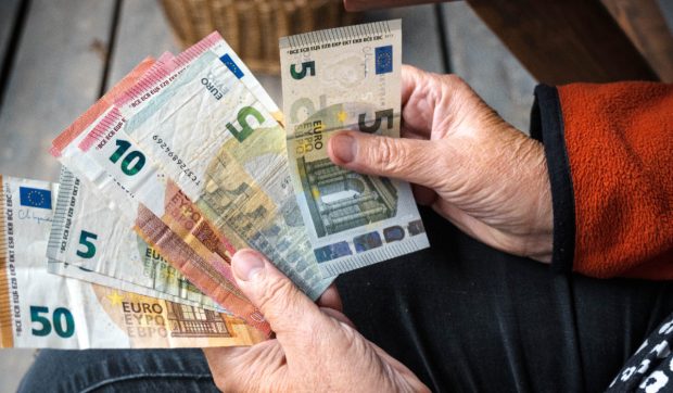 Pensia maximă în Germania, un privilegiu rar; mulți pensionari depind de ajutoare sociale