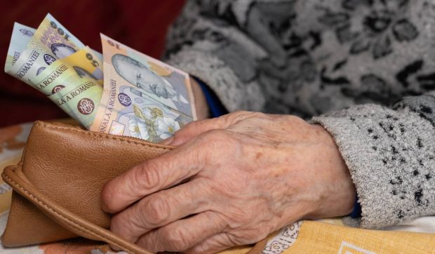 Pensionarii cu pensii sub 3.000 lei: Cine nu va beneficia de ajutorul financiar în mai 2026