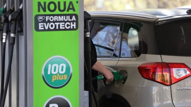 Prețurile Carburanților Continuă Să Coboare în România, Dar Rămân Peste Nivelul Pre-Război din Orientul Mijlociu