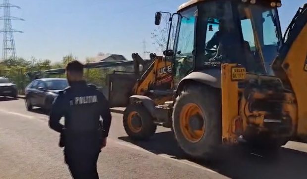 Incident neașteptat la Galați: angajat Ecosal încerca să recupereze drona Geran-2 cu buldoexcavatorul