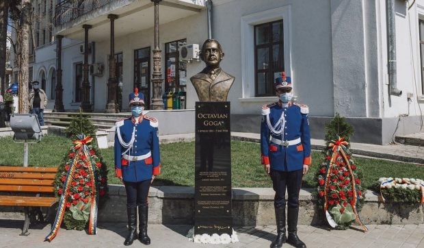 Bustul lui Octavian Goga a dispărut la Iași, era amplasat în Grădina Copou: „Activitatea sa politică este una regretabilă”