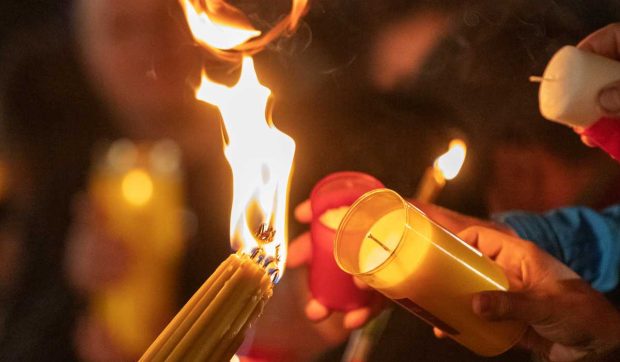 La ce oră începe slujba de Înviere 2026. Când se ia Lumină de la biserică de Paște