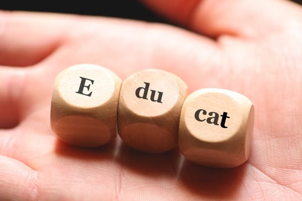 Provocările despărțirii în silabe în limba română: reguli și excepții esențiale