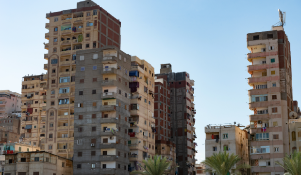 Egiptul renunță treptat la chirii simbolice: apartamente de trei camere, taxate cu doar 30 de cenți, vor avea prețuri reale până în 2032