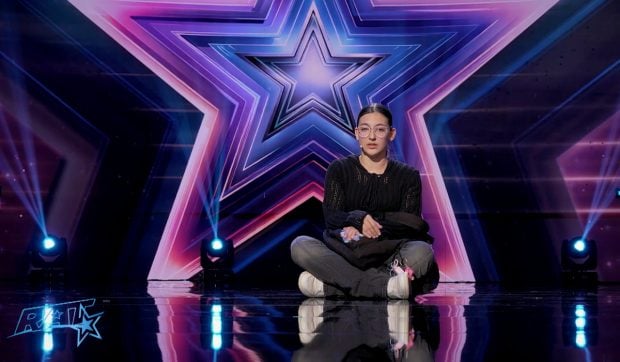 Imagine Stire „Românii au talent”, 17 aprilie 2026. Clarisa Manole, eleva din Constanța care a luat 4 de „DA” cu un număr de actorie: „Crede foarte mult în drumul ăsta” | 2review.ro