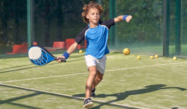 Prima academie internațională de padel din România, lansată la Brașov. Ce este padelul și de ce devine tot mai popular