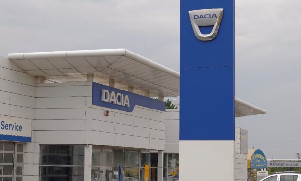 Șefii Dacia reclamă colapsul vânzărilor din România: „Suntem brandul cel mai afectat, țara este deprimată”