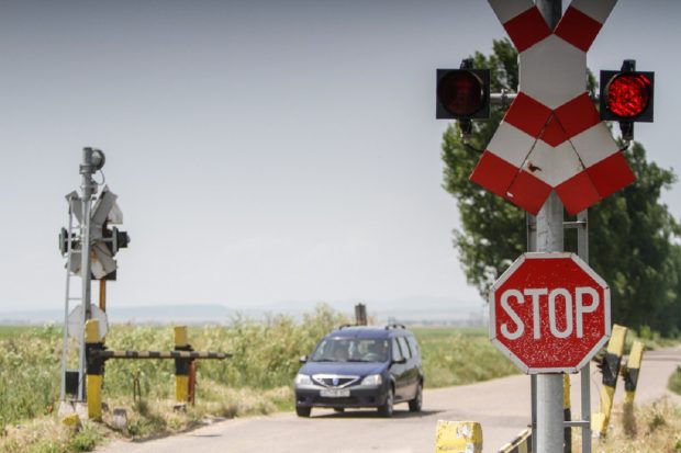 De ce semnul STOP este octogonal