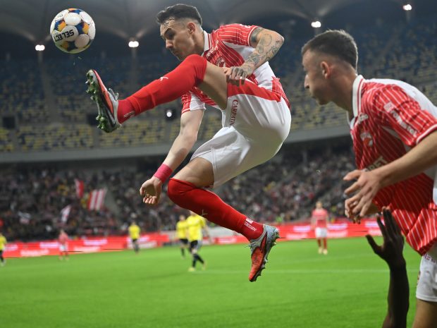 Dinamo obține prima victorie în play-off-ul Superligii, chiar cu liderul. Universitatea Cluj, învinsă cu 2-1