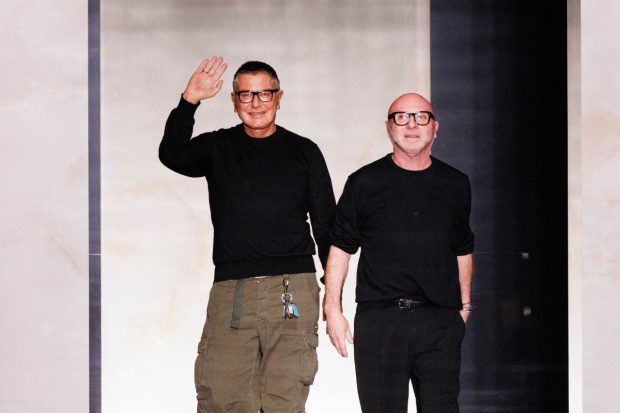 Dolce & Gabbana se luptă cu datorii de 450.000.000 de euro. Stefano Gabbana renunță la conducere, după 40 de ani