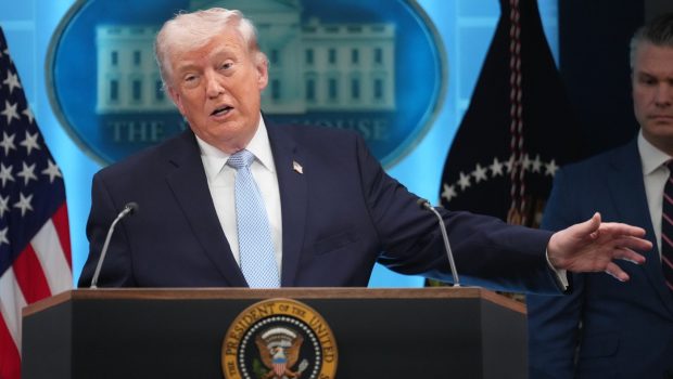 Donald Trump amenință că poate distruge Iranul „într-o singură noapte”. „Ar putea fi marți”, spune președintele american, înainte de expirarea ultimatumului