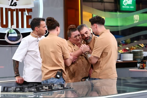 Imagine Stire Dublă eliminare la „Chefi la cuțite” 2026. Christian Ursu și Elena Barbu au părăsit competiția | 2review.ro