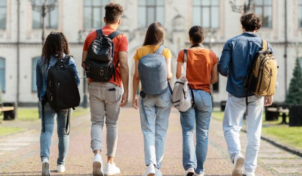 Schimbări majore în educația din Republica Moldova: elevii nu mai trebuie să justifice absențele, repetarea clasei eliminată