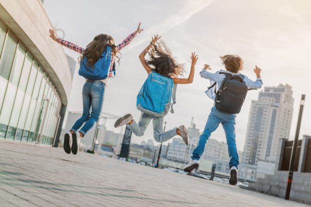 Elevii au încă două weekenduri prelungite până la vacanța de vară, care începe în 20 iunie