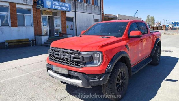 Un Ford Ranger roșu căutat internațional, descoperit în Portul Constanța înainte de a fi exportat în Georgia