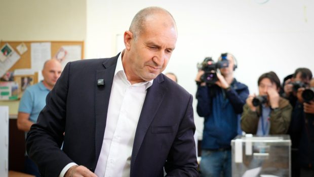 Alegeri în Bulgaria. Exil-poll: coaliția de stânga condusă de fostul președinte Rumen Radev a câștigat detașat