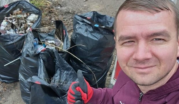 Un tată dedicat din Vaslui transformă spațiile publice din Bulgaria în timp ce-și susține fiul cu paralizie cerebrală