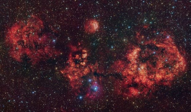 Legile lui Newton și Einstein validate pentru gravitație la scări cosmice extreme